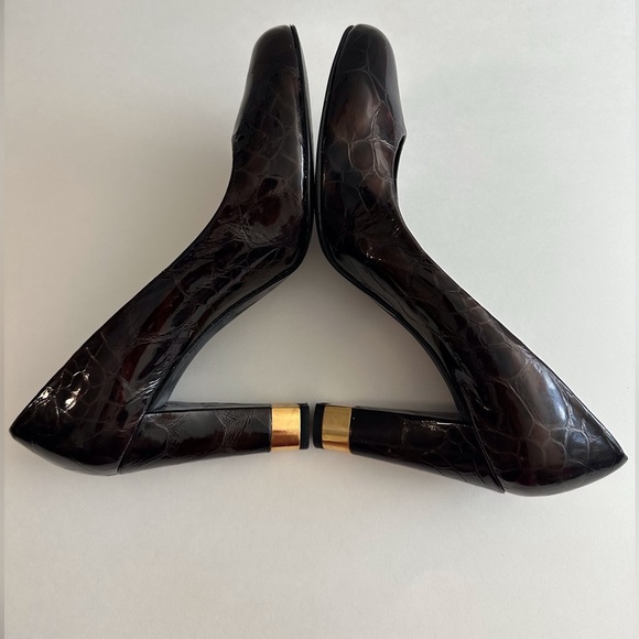 Stuart Weitzman Patent Leather Pumps Size 9 - Picture 6 of 9